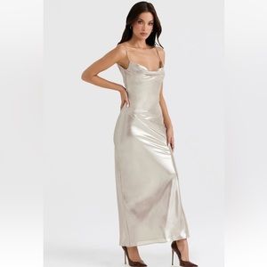 HOUSE OF CB 'Leia' Champagne
Shimmer Low Back Maxi Dress/Size S-US 4-6